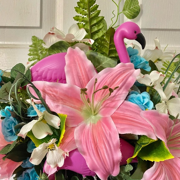 SOLD … Spring Vine Basket with Flamingoes - Picture 5 of 6